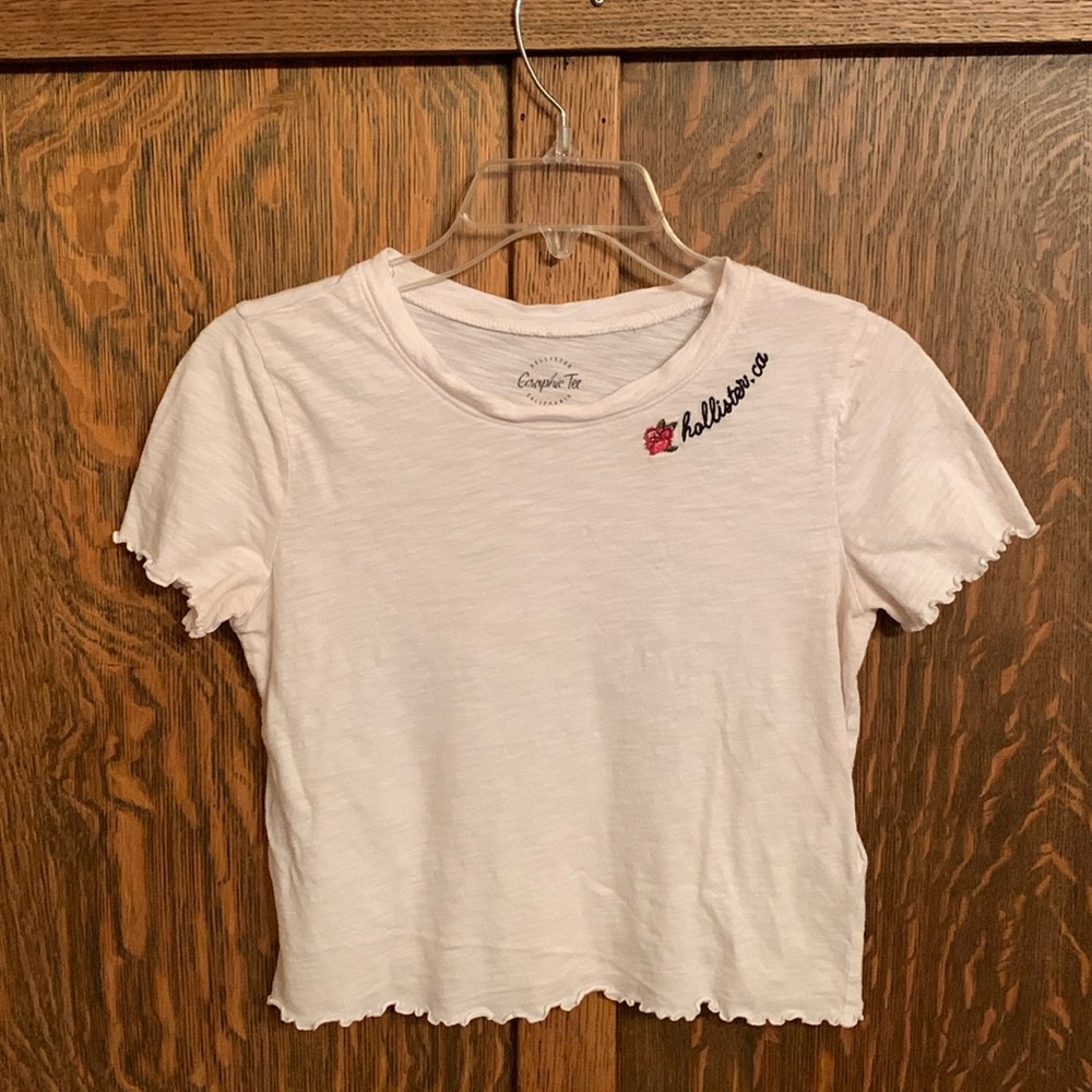 Hollister California embroidered graphic tee crop top S small